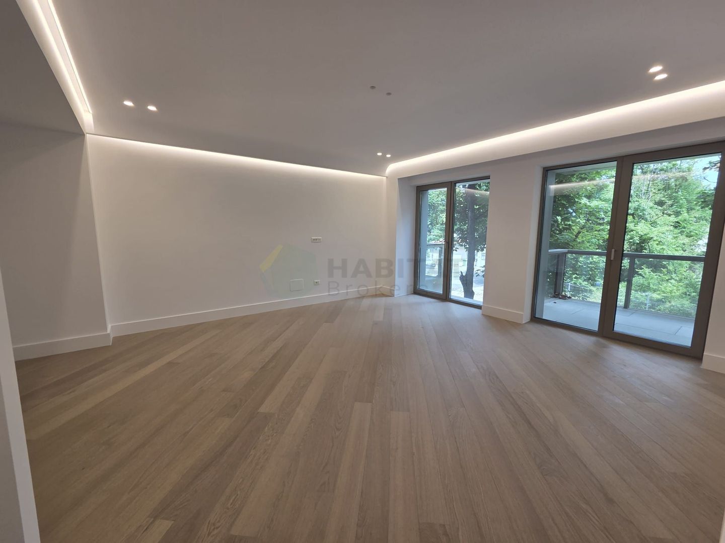 Cortina 126 – Erou Iancu- Nicolae Apartament 2 camere | Parcare inclusă | - Poză 5