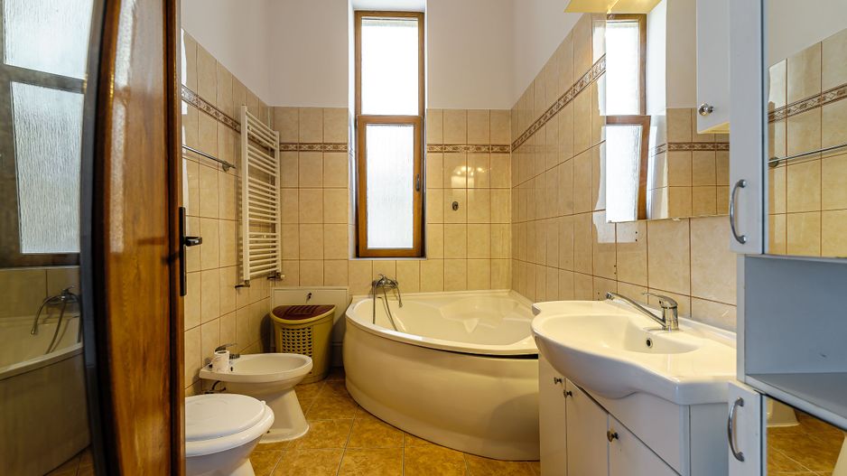 Apartament în Palatul Bohuș, lângă Teatrul de Stat. - Poză 11