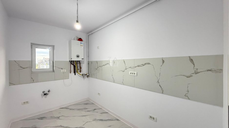 Bloc FINALIZAT la asfalt. Decomandat. Loc de parcare. - Poză 2