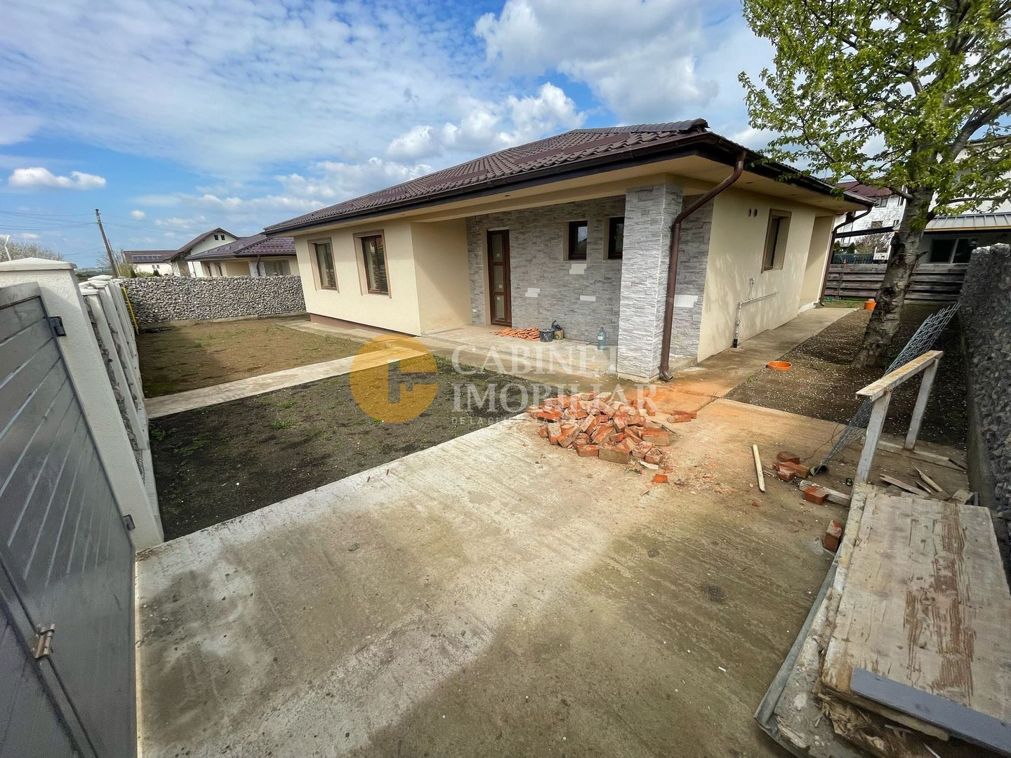 Casa individuala 4 camere 2 bai Visani - FINALIZATA - Poză 1