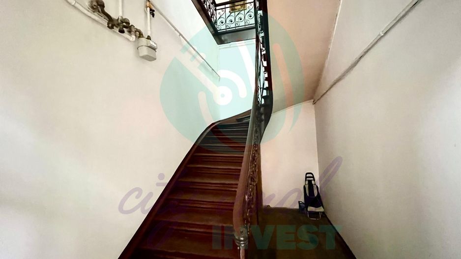 Ap. în Vilă– 4 camere | Ultracentral – Parcul Cișmigiu | Curte comună - Poză 9