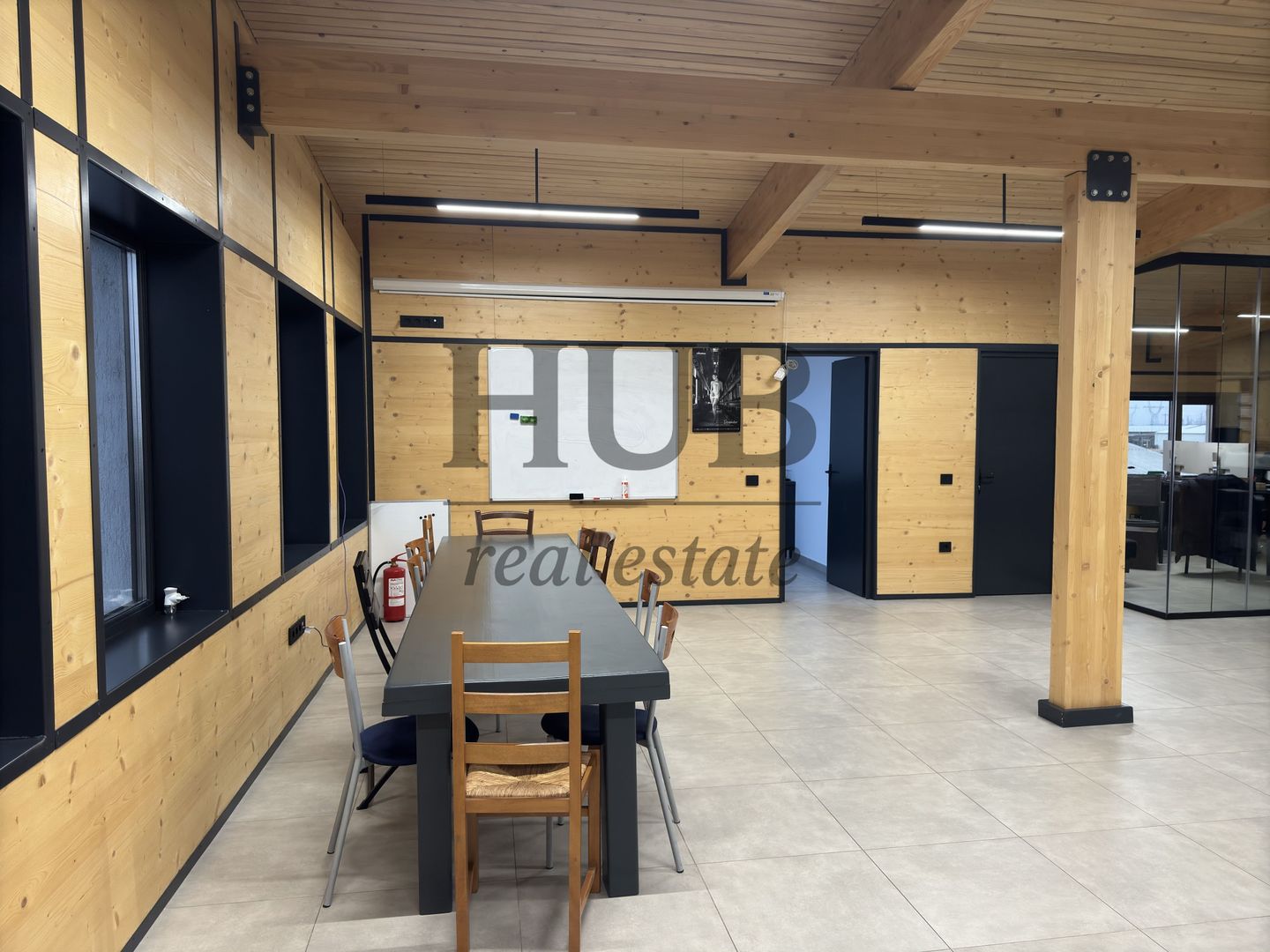 Showroom cu cladire de birouri | stradal | Roman/Neamt - de vanzare - Poză 7