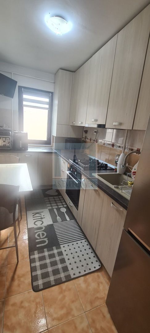 Apartament 3 camere decomandat - zona Tractorul - Poză 6