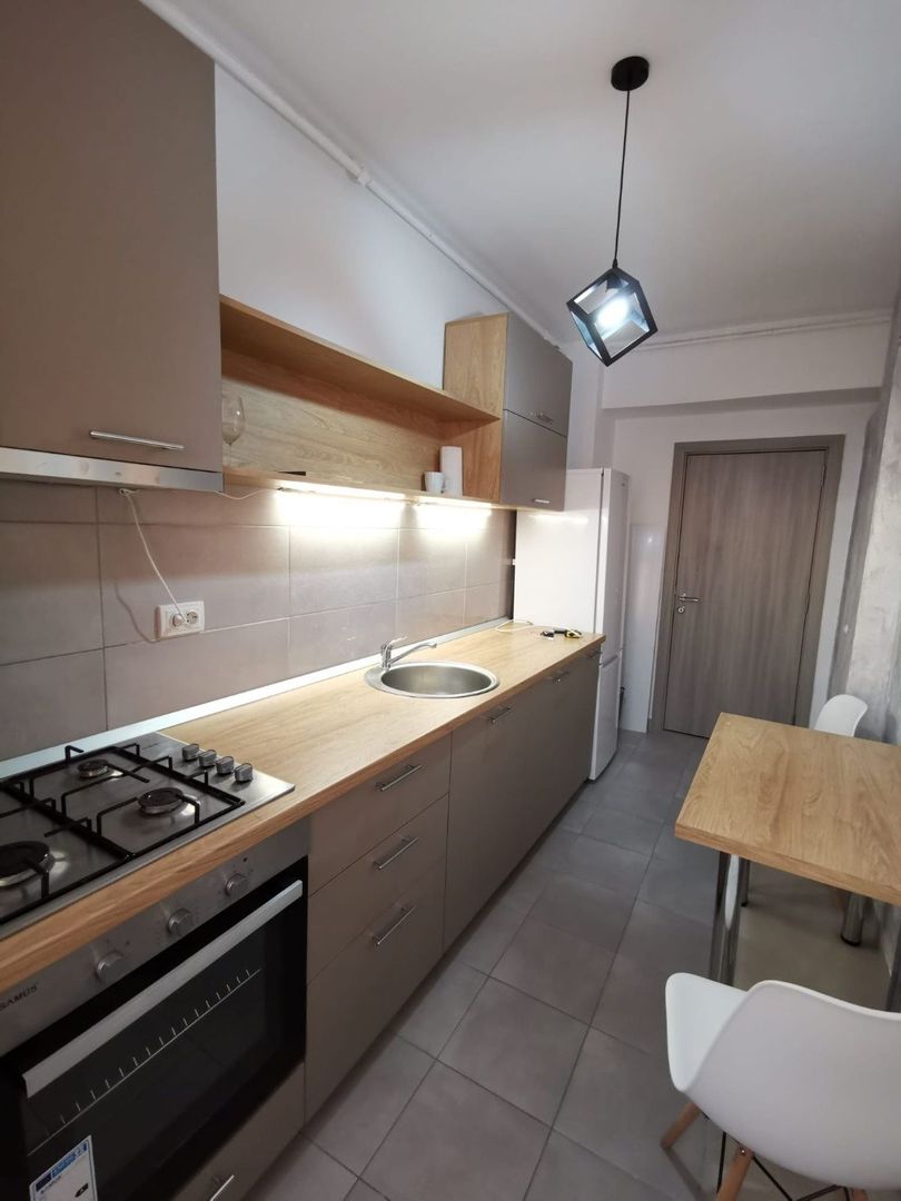 De închiriat garsonieră Apărătorii Patriei - Poză 4