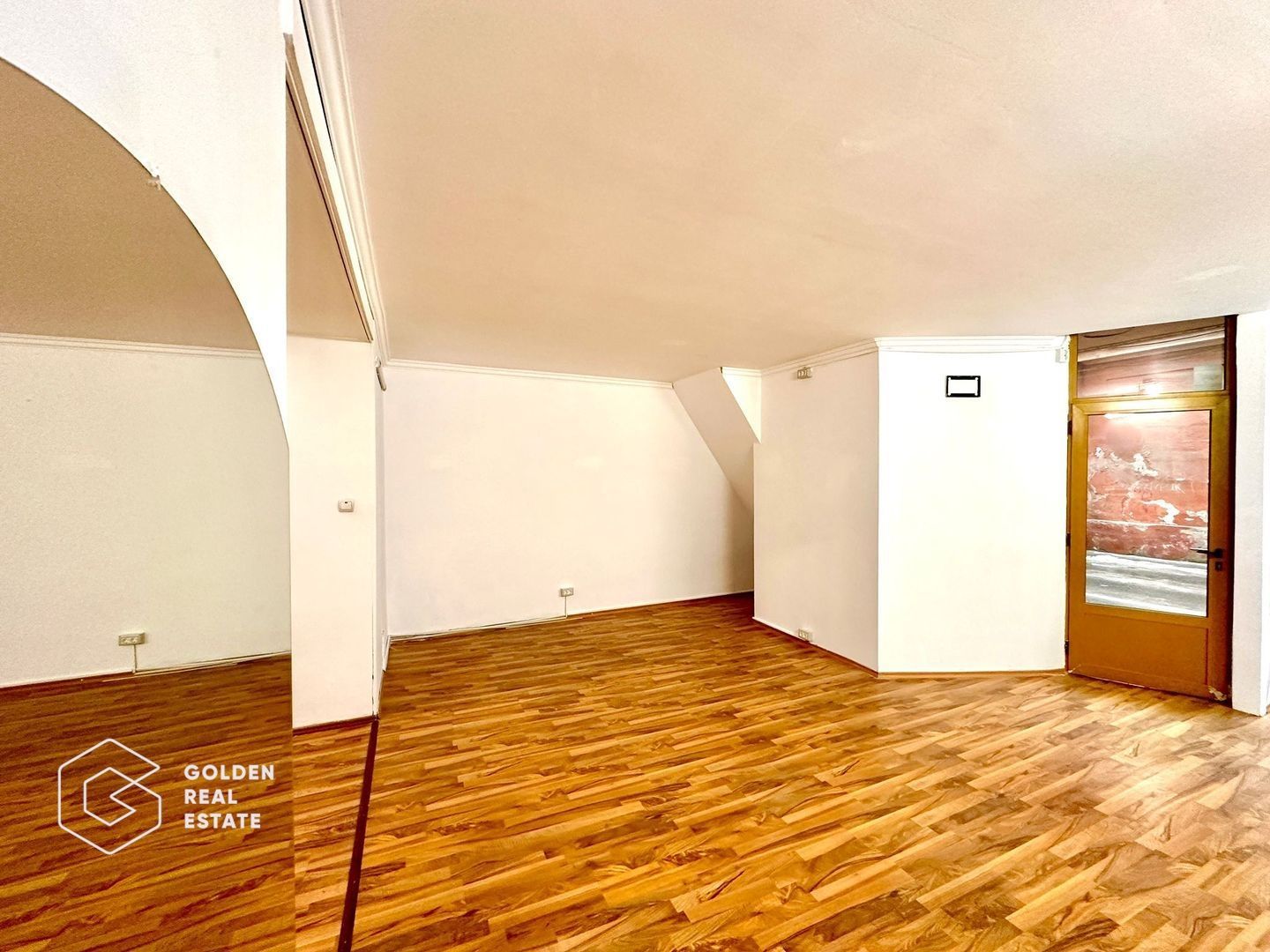 Spatiu comercial central, parter, 75 mp, centrala termica - Poză 3