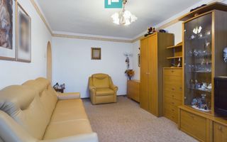 Apartament cu 3 camere pe Aleea Tomis - Poză 2