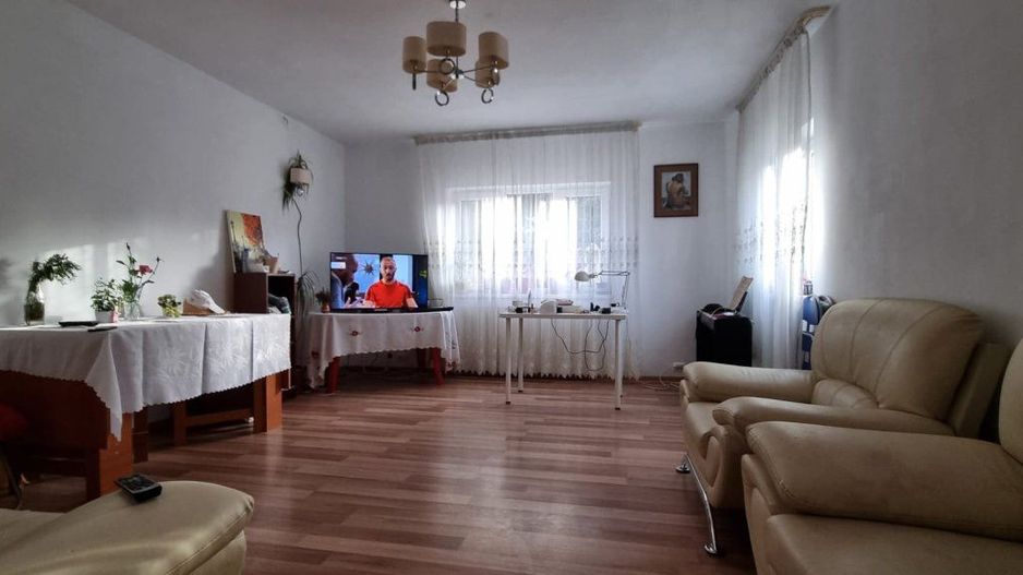 Casă P+1 – 4 dormitoare, curte modernă, dormitor la parter - Poză 5