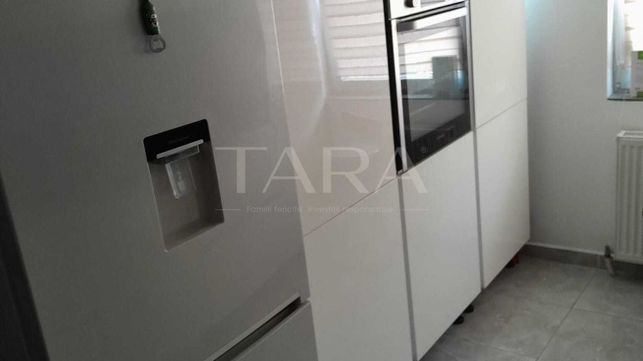 Apartament spațios cu posibilitate de recompartimentare. - Poză 1