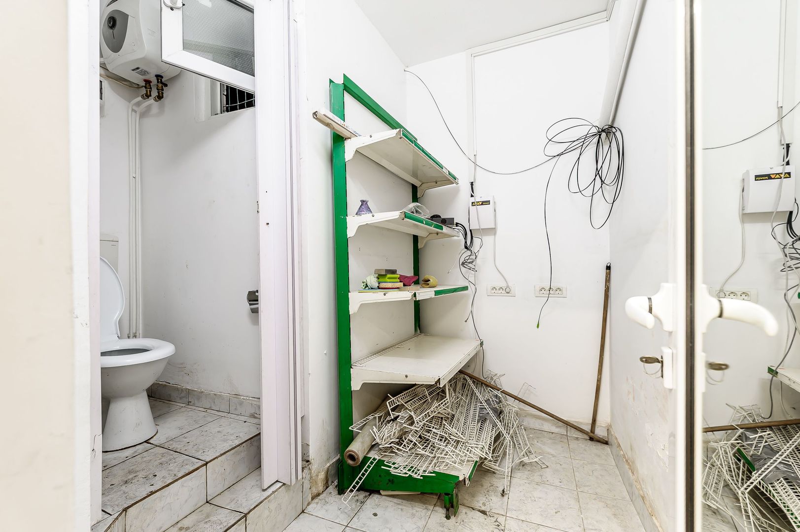 Spațiu comercial ultracentral, renovat, pe b-ul Revoluției, Arad. - Poză 12
