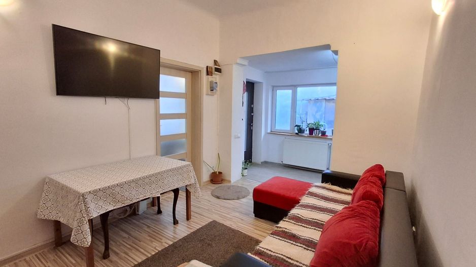 Casa de vanzare 3 camere Zona  Timpuri Noi - Poză 2