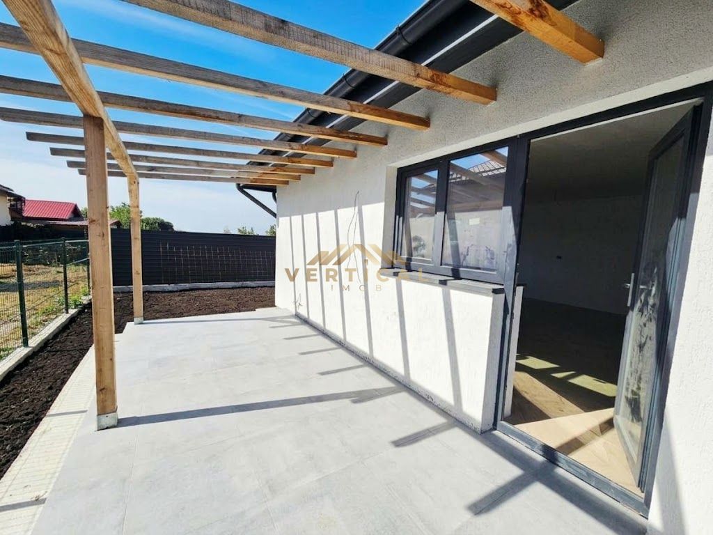 Casa parter 4 camere - comuna Berceni - Poză 4