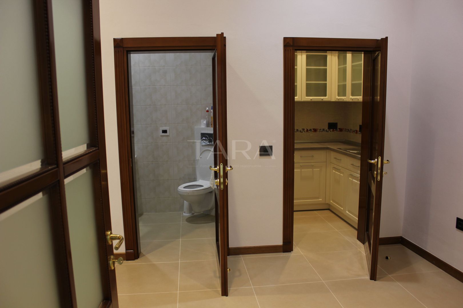 Ultracentral, Imobil tip vilă, ideal birouri sau locuință. - Poză 2