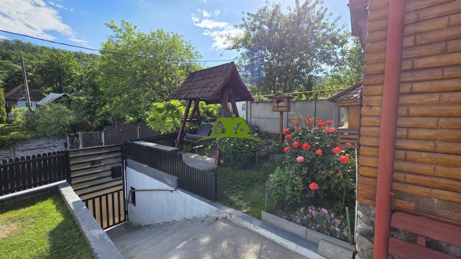 Casa P+M cu 4 camere  si 485 mp teren pe Dealul Malului, Rm Valcea - Poză 9