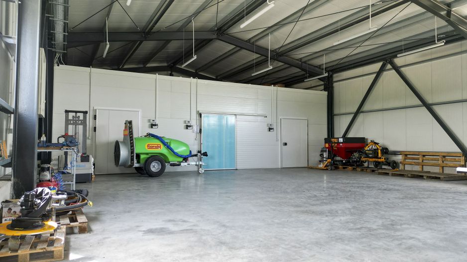 Oportunitate investiție: Livadă de Cireși și Hală - Poză 11