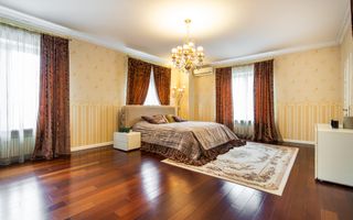 Chirie, casă, 3 nivele, 8 camere, str. Universității, Centru - Poză 11