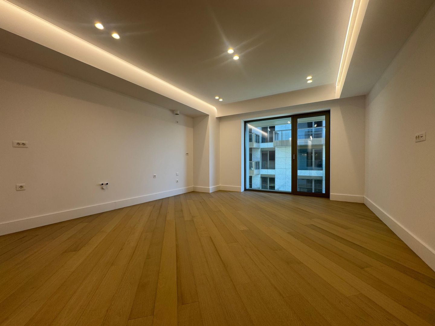 3 CAMERE || CORTINA 126 || EROUIANCU NICOLAE - Poză 1