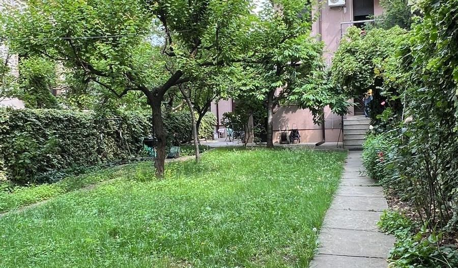 Apartament in vila cu 5 camere si curte proprie | Domenii - Casin - Poză 12