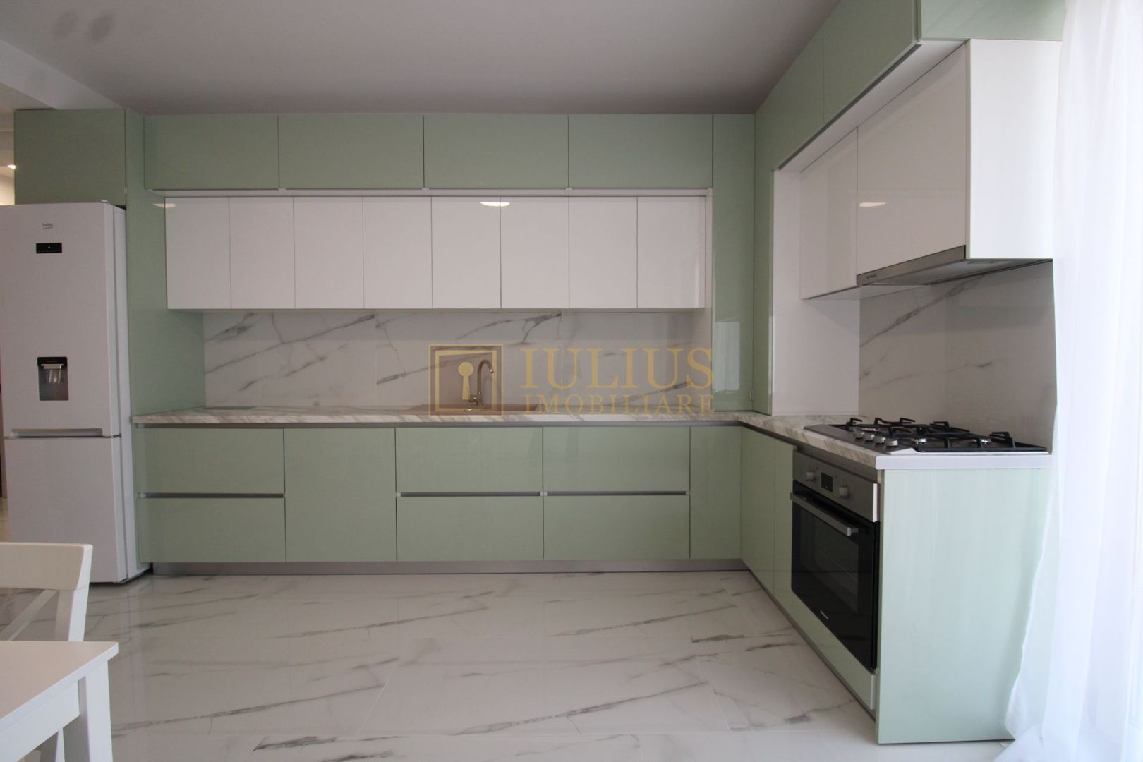 3 camere spațioase decomandate, loc de parcare/langa profi Petre Tutea - Poză 12