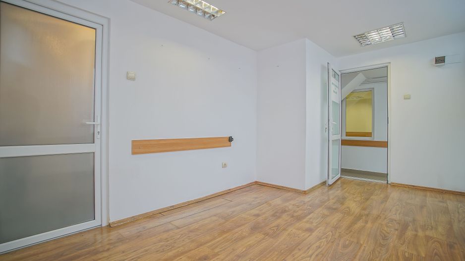 Spatiu Comercial modern 200mp, vad pietonal si auto, Bartolomeu - Poză 13