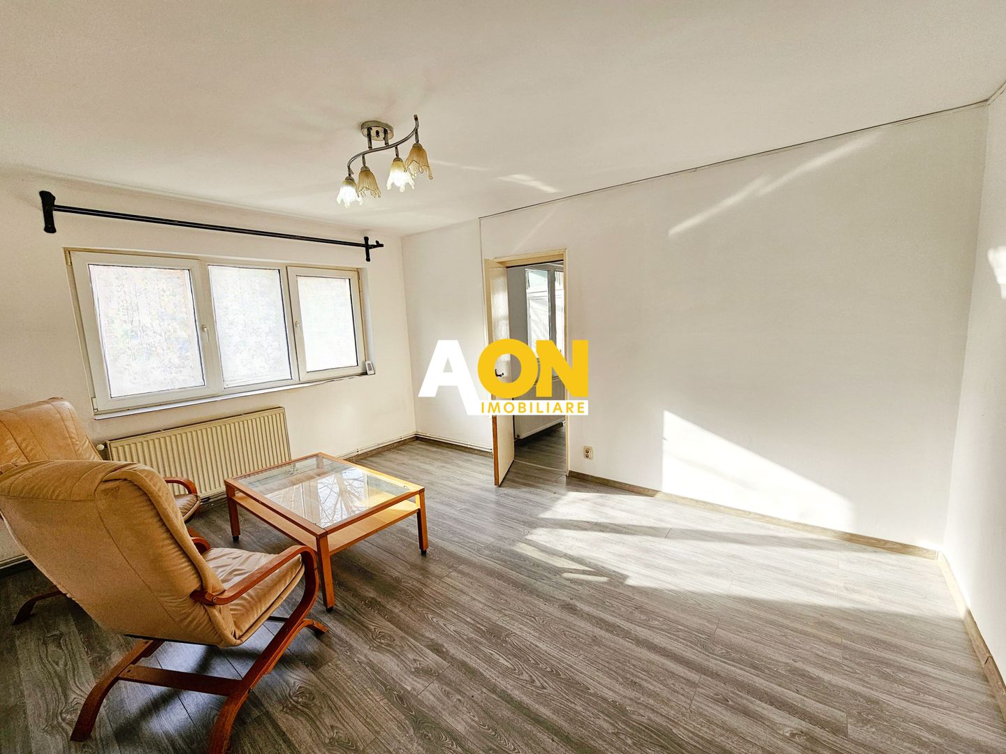 Apartament 2 camere, cu balcon, etaj 1, Cetate - Poză 1