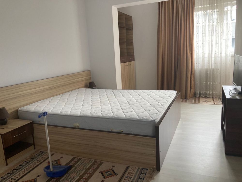 Inchiriez apartament 2 camere , 85 mp - Poză 1