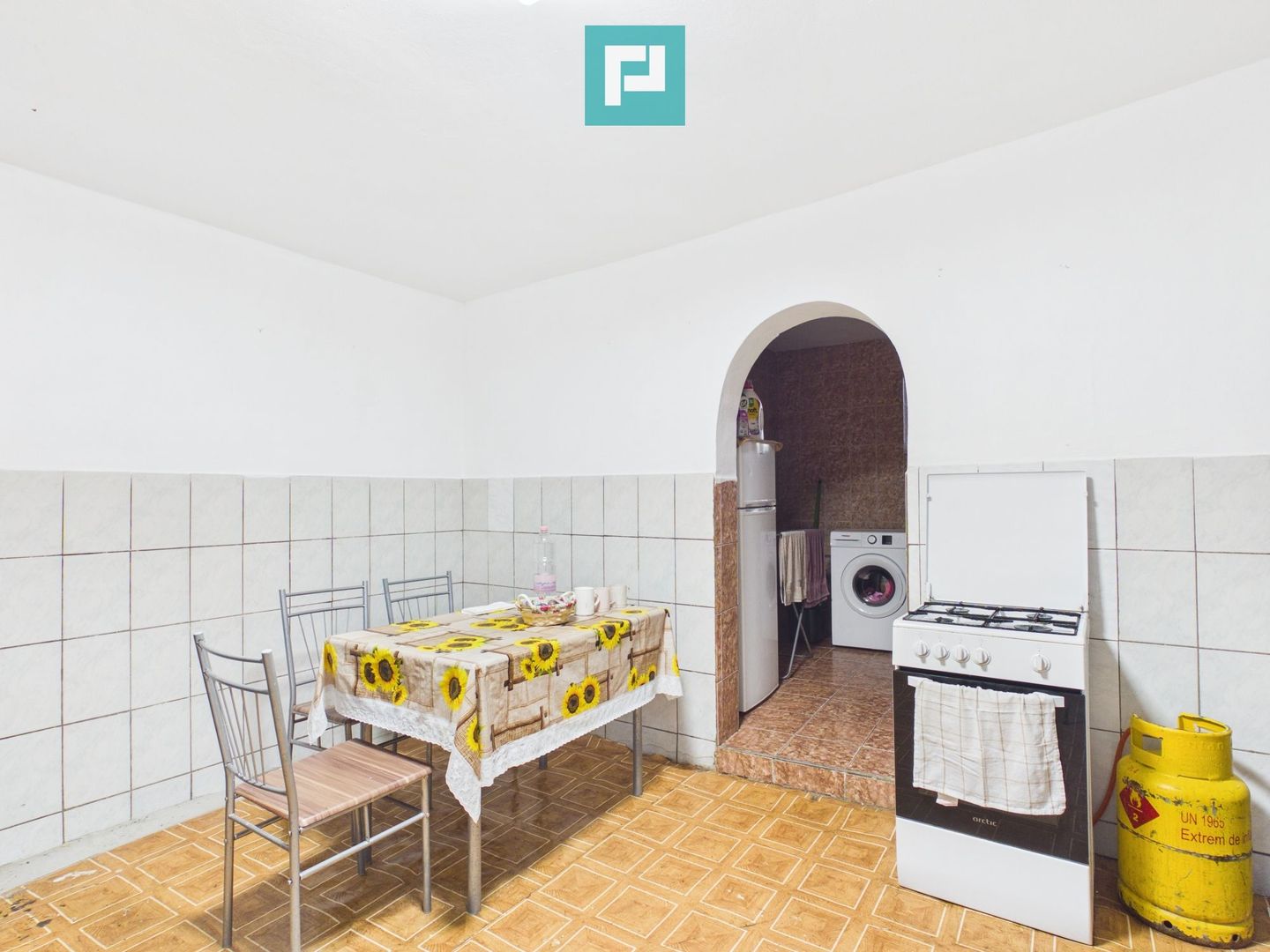 Casă  2 corpuri și 4 camere teren 1440 mp în Macea - Poză 7
