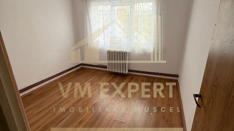 APARTAMENT 2 CAMERE ETAJ 4 VISOI ZONA MOL - Poză 4