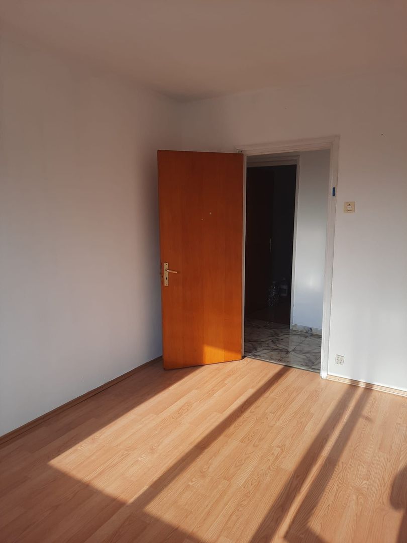 De vanzare apartament 2 camere- zona Lujerului - Poză 3