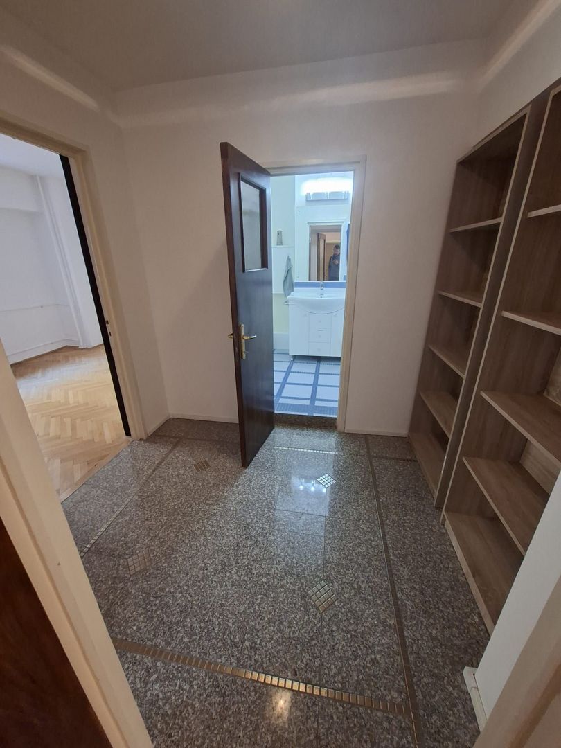 Apartament de inchiriat 3 camere Ultracentral Metrou Universitate L349 - Poză 10