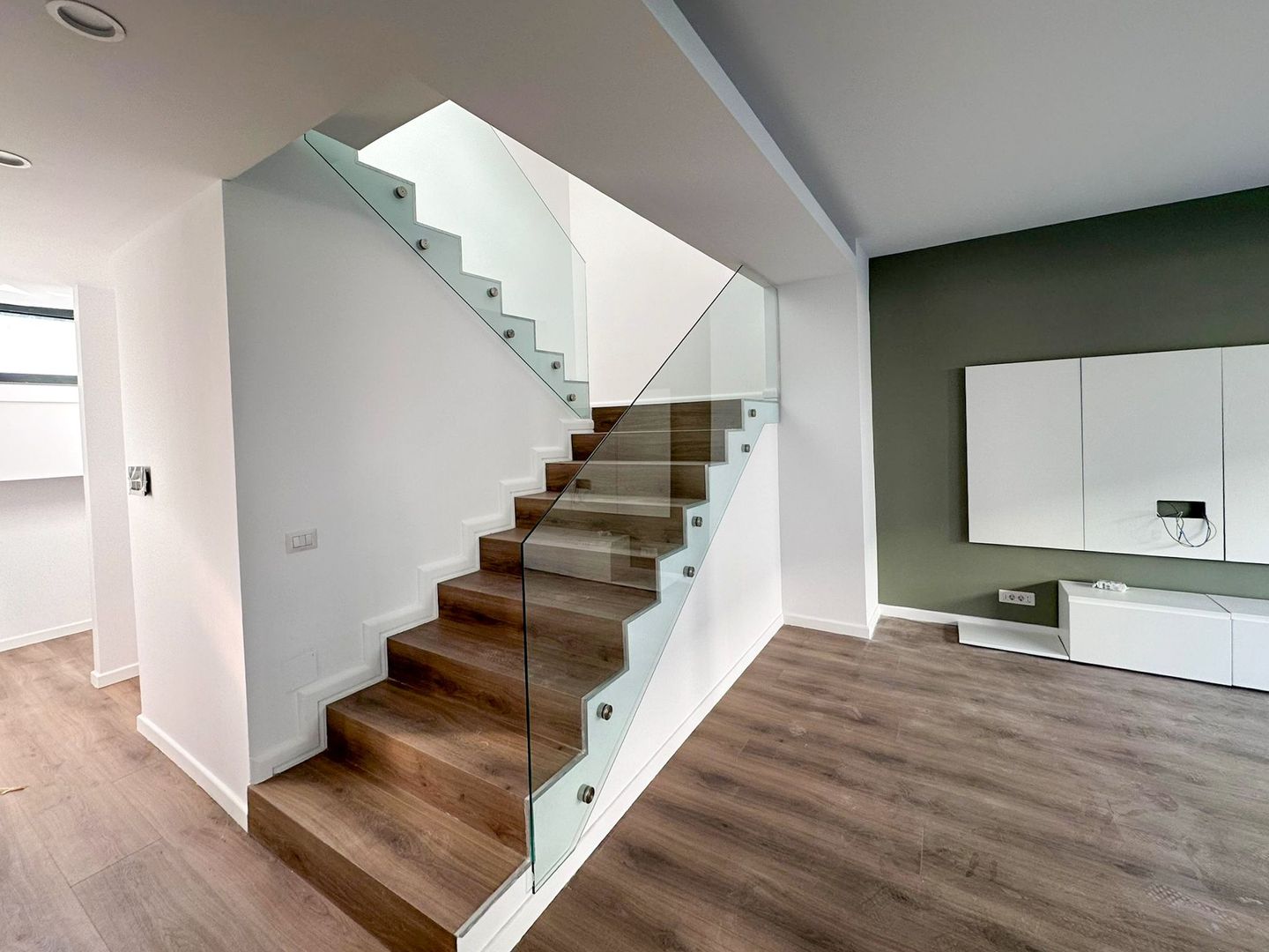 Vânzare Vila 5 camere, 214mp | Curte privată 85mp - Poză 5