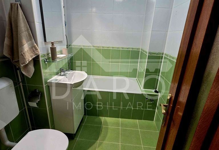 Vând apartament 3 camere - Poză 10