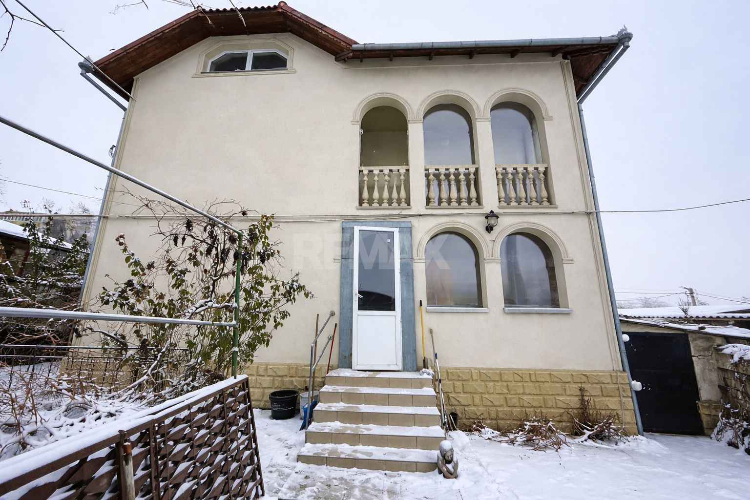 Casă de vânzare, 8 ari, Botanica - Poză 2