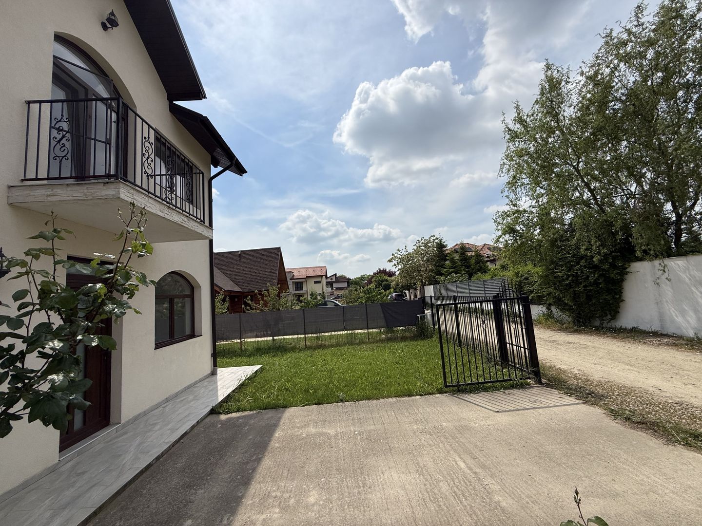 Vila 4 camere cu arhitectura deosebita langa pădure in Corbeanca ! - Poză 25
