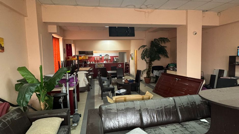 Spatiu Comercial de vanzare Trafic intens Str. Cocorilor Uta Arad - Poză 1