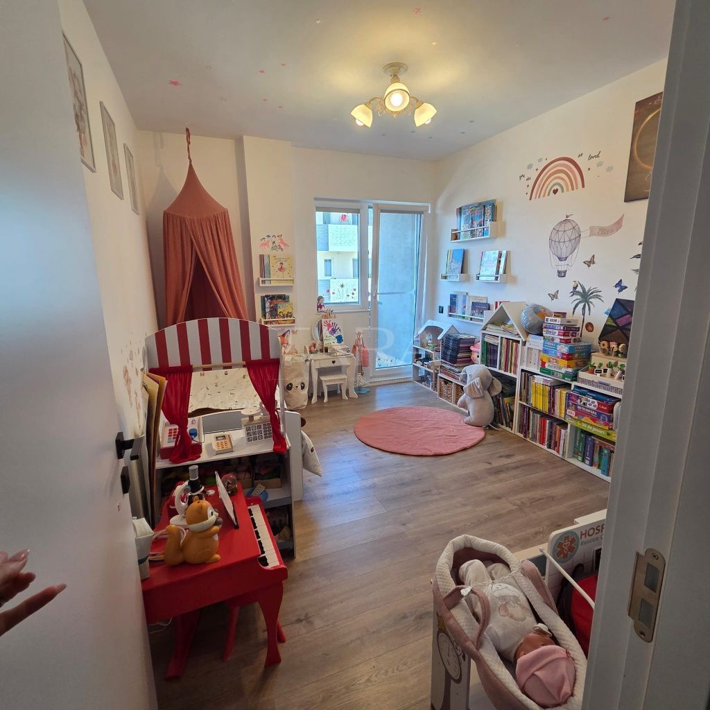 Apartament modern cu 3 camere, balcon generos și parcare subterană. - Poză 7