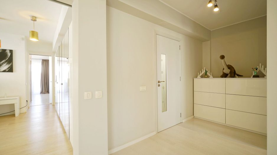 Ideal gradinita P+2, 8 cam, 6 dormt 6 bai, 3 garaje teren 650 mp, - Poză 18