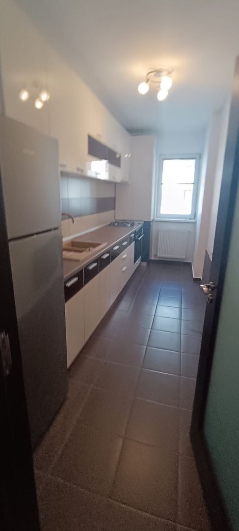 Apart. decomandat ( bucatarie separata+balcon ) + Parcare ! - Poză 6