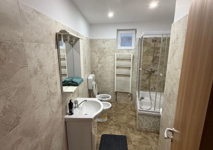 APARTAMENT 2 CAMERE DECOMANDAT | ZONA RESITA-LAZARET - Poză 6