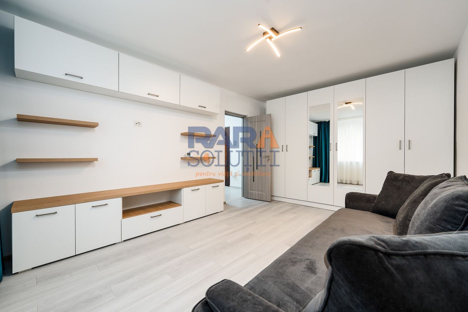 Prima închiriere, apartament două camere, ultracentral - Poză 1