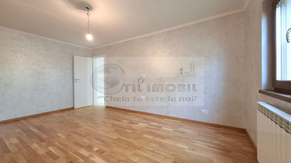 Liber, apartament 2 camere, 53 mp, Nicolina - Belvedere, baie cu geam - Poză 3