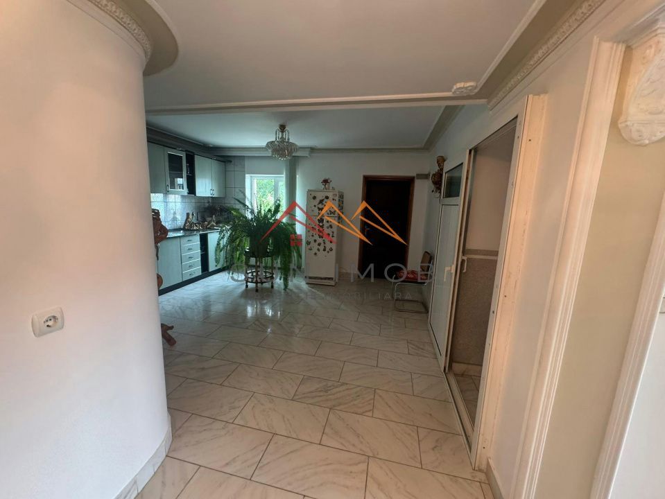 Oportunitate unică Valea Prahovei, hotel+vilă+business, teren 8137 mp - Poză 3