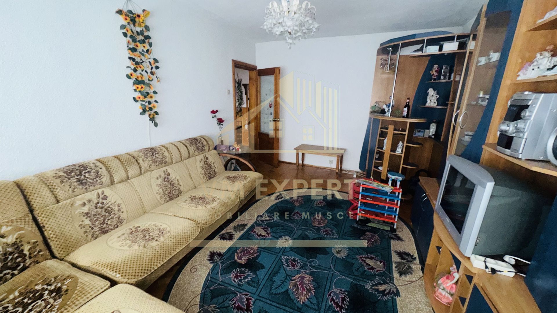 APARTAMENT 2 CAMERE ETAJ 2 GRUI CAMPULUNG - Poză 1