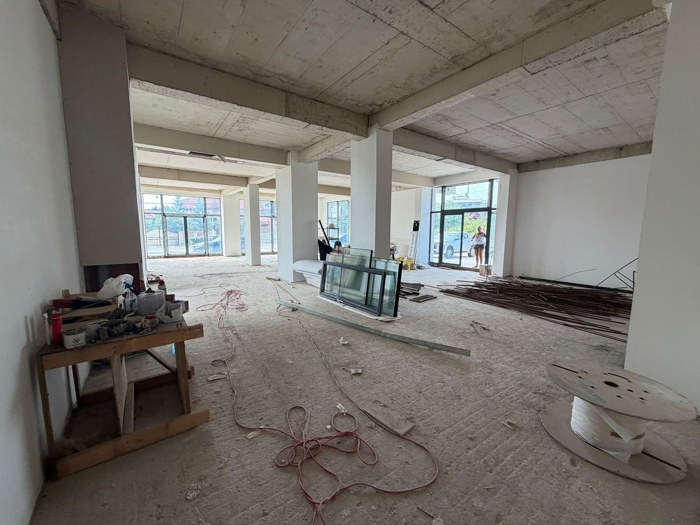 SPATIU COMERCIAL DE INCHIRIAT- 371 MP, STRADAL, BLOC NOU, COMISION 0% - Poză 4