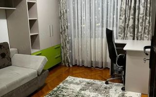 Apartament 3 camere, decomandat, zona Lunei - Poză 2