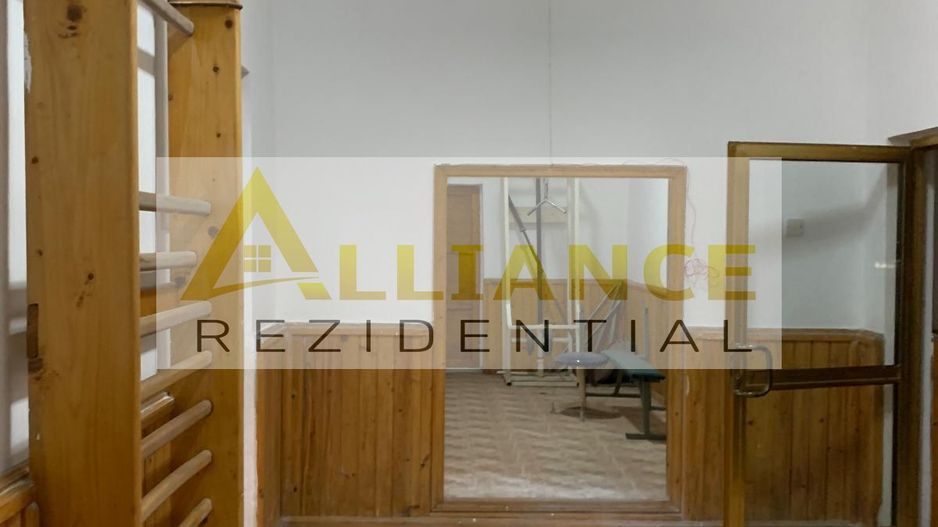 Catelu-Casa S+P+1+M - 14 Camere-1550 Teren - Poză 30