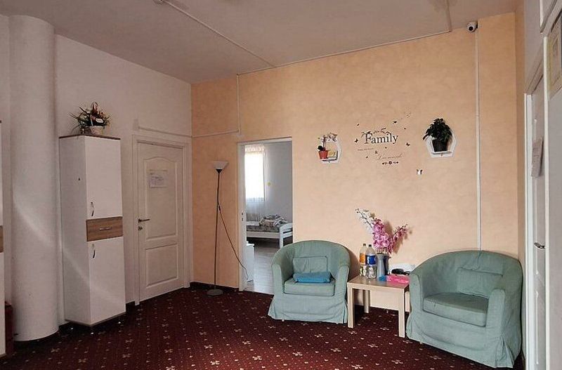 Casă / Vilă cu 8 camere de vânzare - Poză 4