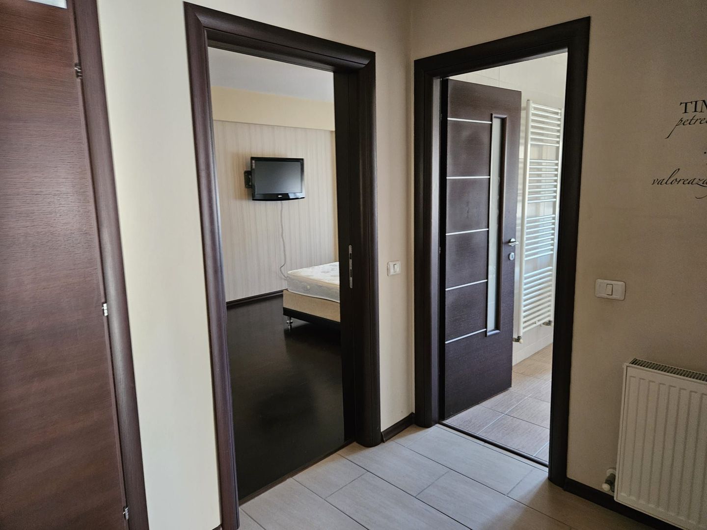 Inchiriere apartament bloc nou cu garaj, centru Pitesti - Poză 8