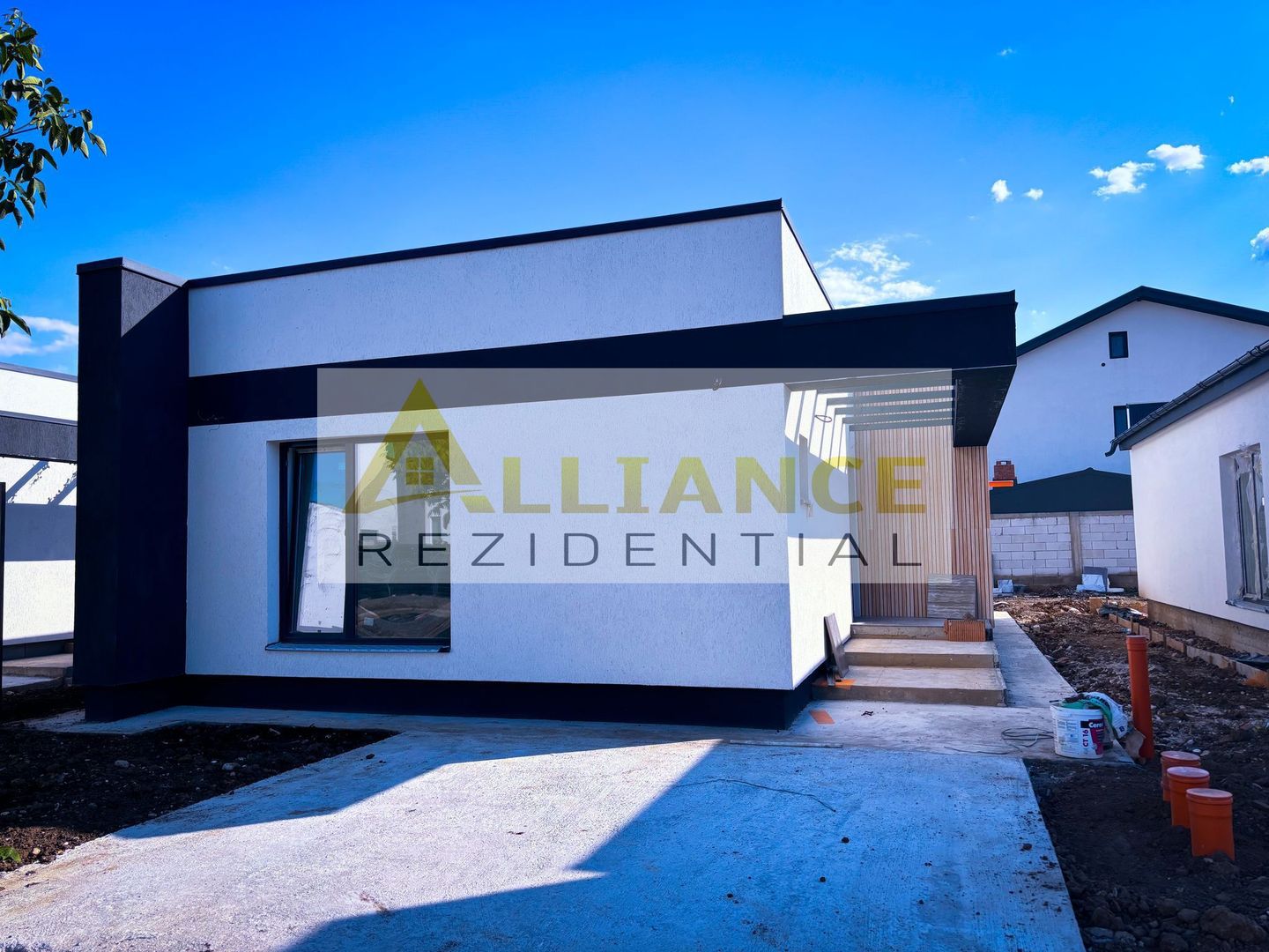 Casa 3 Camere | 600 m de Blv. - Poză 2