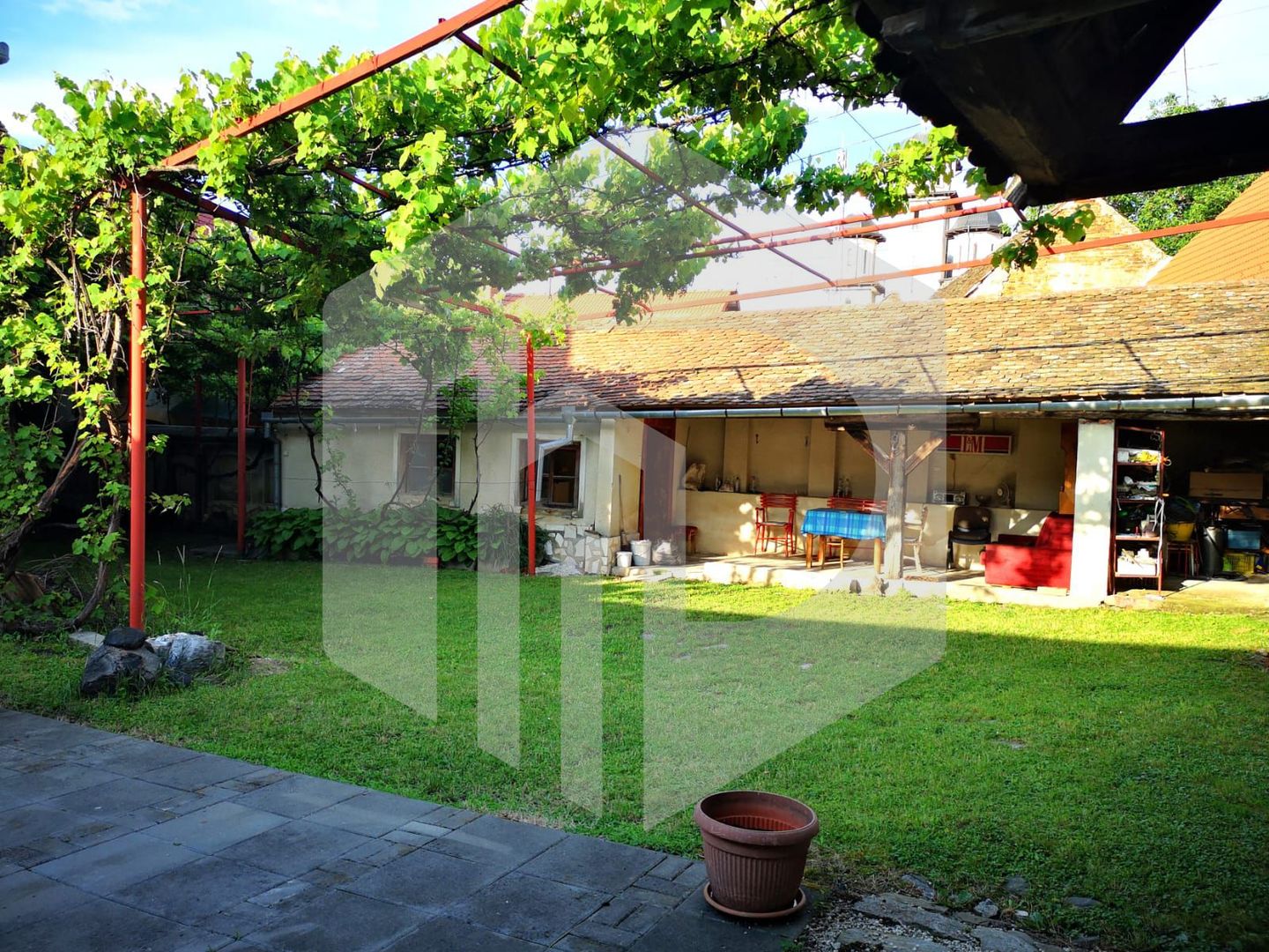 Casa de 150mp / cu spatiu comercial la parter / Sadu - Poză 4