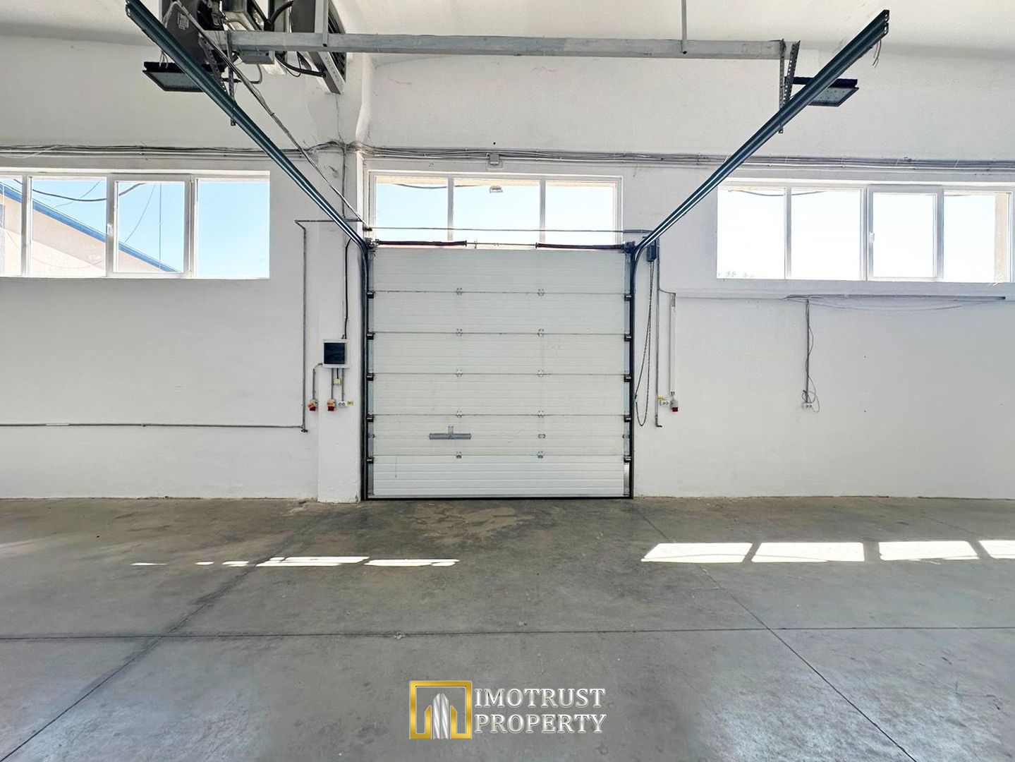 Hală industrială de închiriat Arad Vest – 200 mp, acces TIR - Poză 2